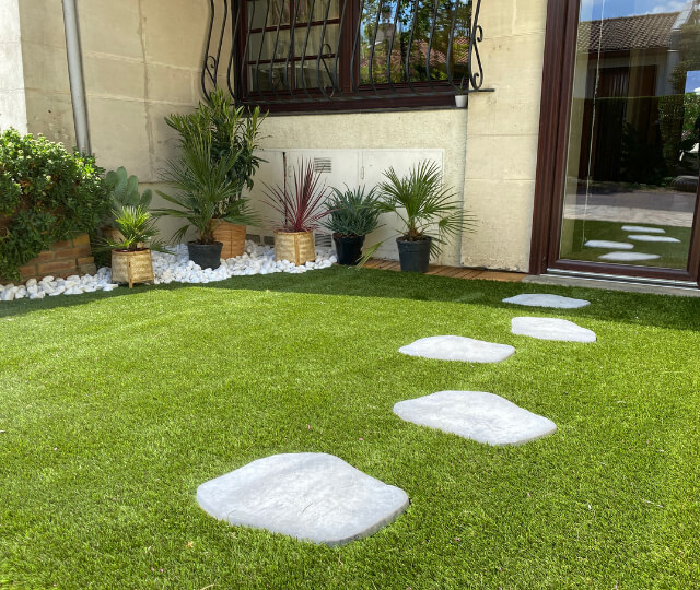 Choisir un gazon synthétique pour une terrasse