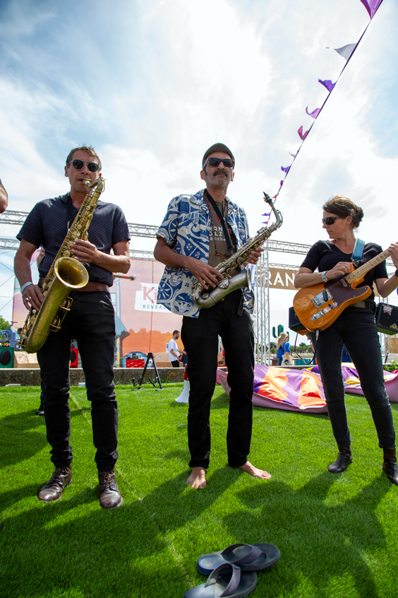 artistes francofolies et gazon synthétique