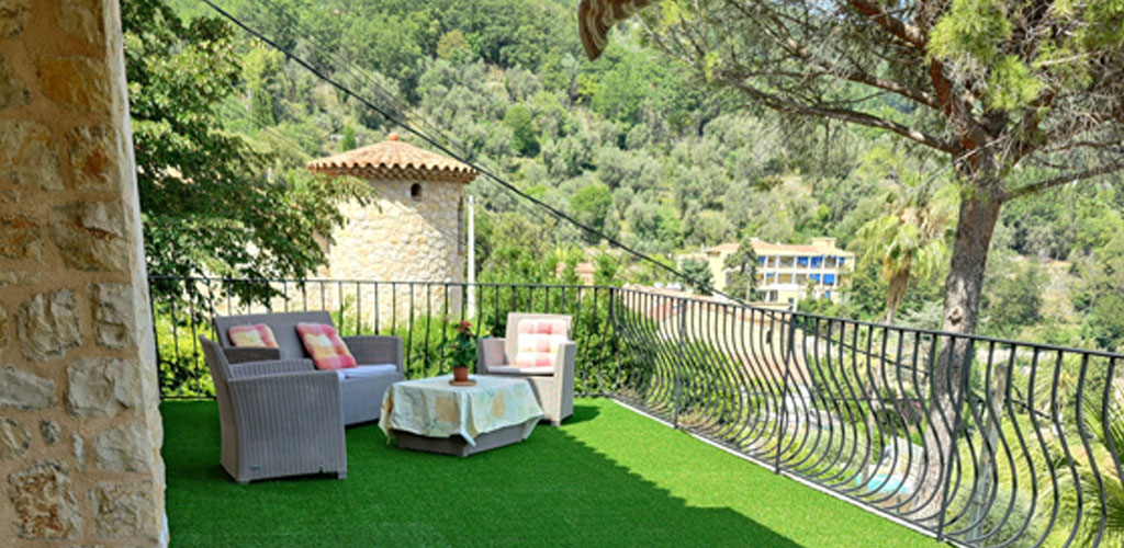 artificial grass on terace