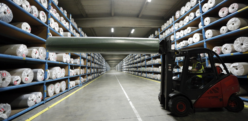 Delivery synthetic turf in exelgreen factory