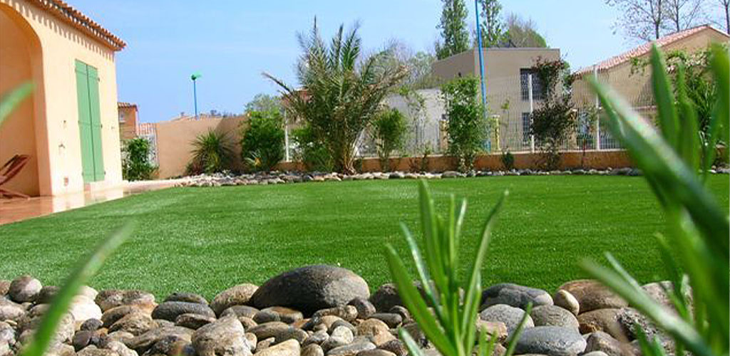 Garden with artificial grass