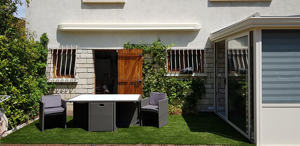 Terace with synthetic grass