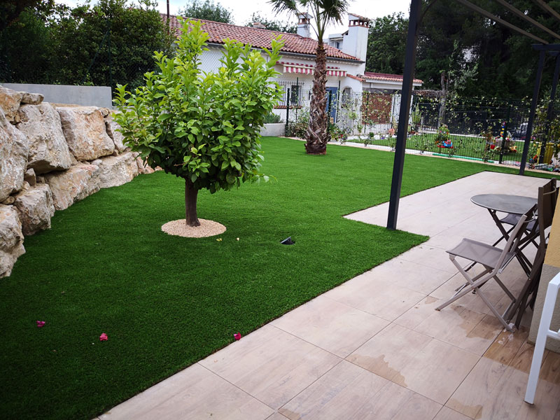 Terrace with artificial grass