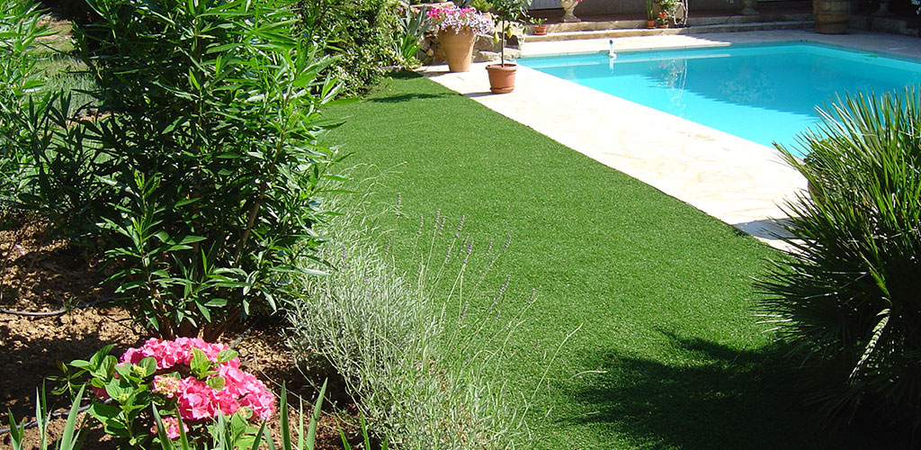 Synthetic lawn