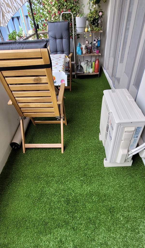 Artificial grass on a small balcony